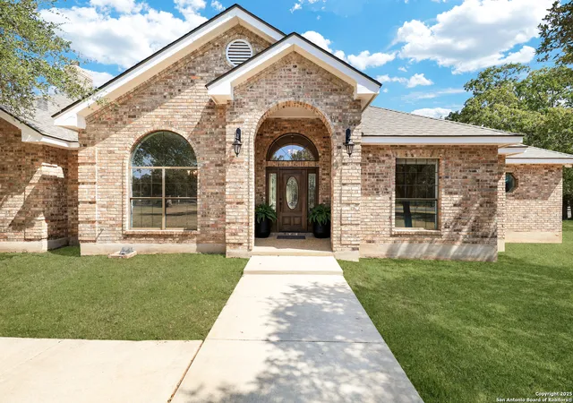 Photo 2 of Sale Pending at 8703 Rolling Acres, Boerne, TX 78015 | MLS# 1913408 | Listing updated on 2026-01-21