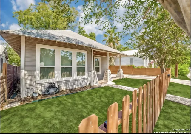 3rd image of 115 Sharer, San Antonio, TX 78208 | MLS# 1913436