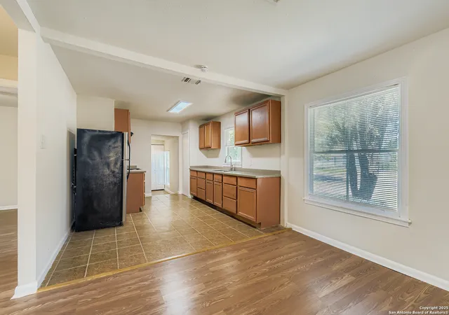 Photo 4 of Sale Pending at 514 Fresno, San Antonio, TX 78212 | MLS# 1913480 | Listing updated on 2025-11-26
