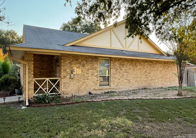 Photo 2 of Single family home for sale at 5449 Callaghan Rd, San Antonio, TX 78228 | MLS# 1913548 | Listing updated on 2025-10-19