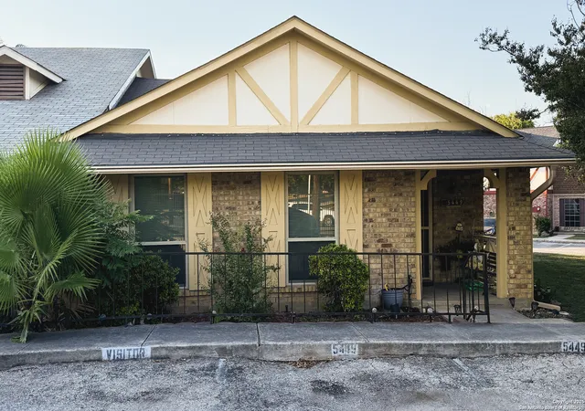 Photo 1 of Single family home for sale at 5449 Callaghan Rd, San Antonio, TX 78228 | MLS# 1913548 | Listing updated on 2025-10-19