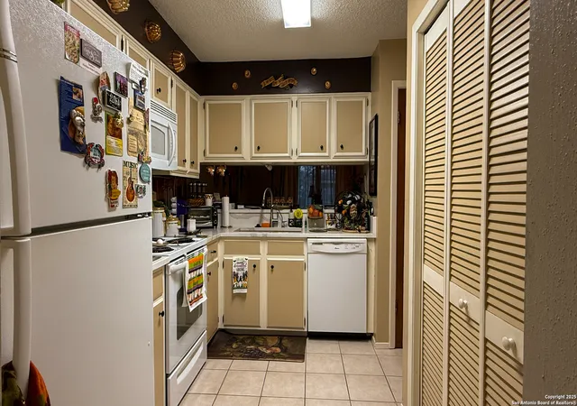 Photo 4 of Single family home for sale at 5449 Callaghan Rd, San Antonio, TX 78228 | MLS# 1913548 | Listing updated on 2025-10-19