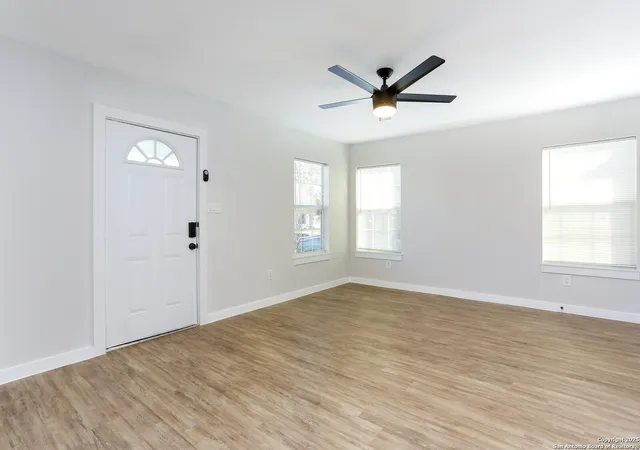 Photo 4 of Single family home for sale at 734 Norwood, San Antonio, TX 78212 | MLS# 1913590 | Listing updated on 2025-10-19