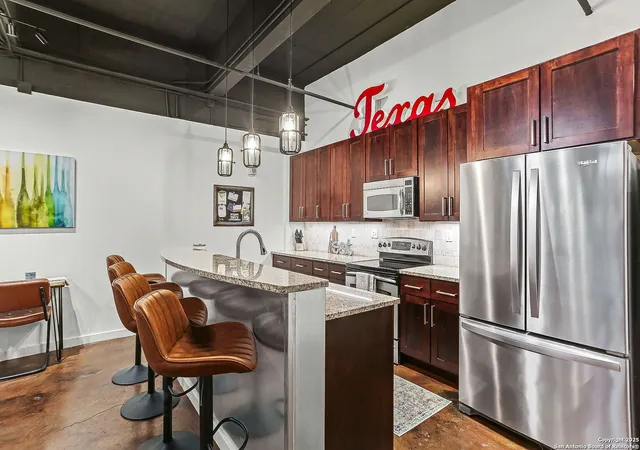 3rd image of 1339 S Flores #106B, San Antonio, TX 78204 | MLS# 1913614