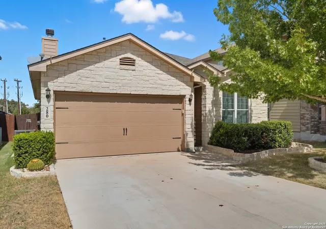 Photo 2 of Sale Pending at 280 Quiet Elk, San Antonio, TX 78253 | MLS# 1913632 | Listing updated on 2026-01-28