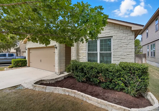 Photo 3 of Sale Pending at 280 Quiet Elk, San Antonio, TX 78253 | MLS# 1913632 | Listing updated on 2026-01-28