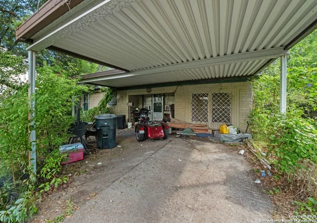 4th image of 4602 Roosevelt, Groves, TX 77619 | MLS# 1913635