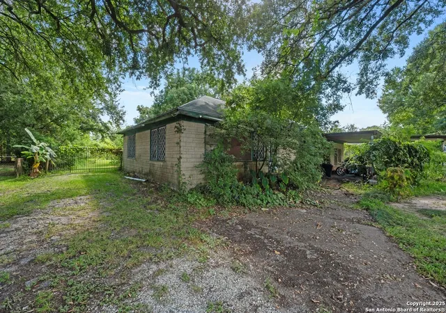 5th image of 4602 Roosevelt, Groves, TX 77619 | MLS# 1913635