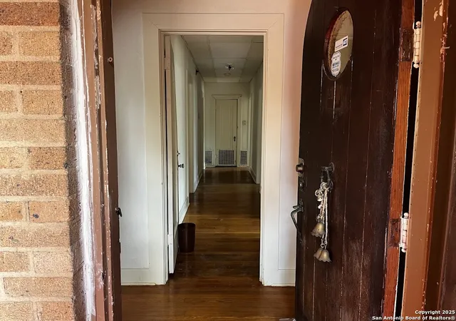 Photo 4 of Single family home for sale at 411 W Gramercy, San Antonio, TX 78212 | MLS# 1913658 | Listing updated on 2026-01-25