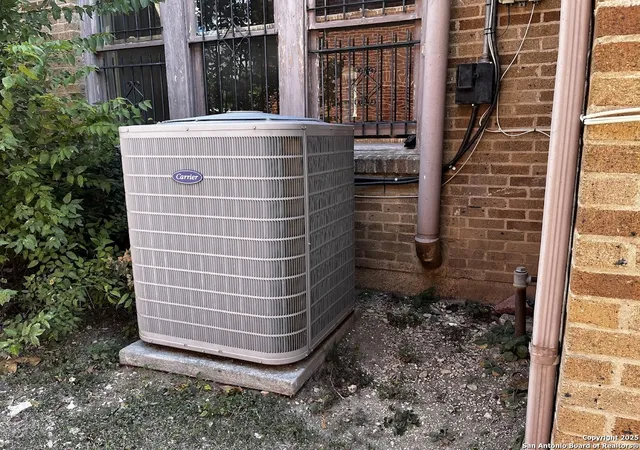 56th image of 411 W Gramercy, San Antonio, TX 78212 | MLS# 1913658