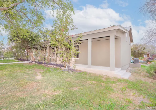 2nd image of 1682 Cr 676, Devine, TX 78016 | MLS# 1913659