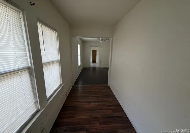 Photo 3 of Sale Pending at 121 Boston, San Antonio, TX 78202 | MLS# 1913767 | Listing updated on 2025-11-14