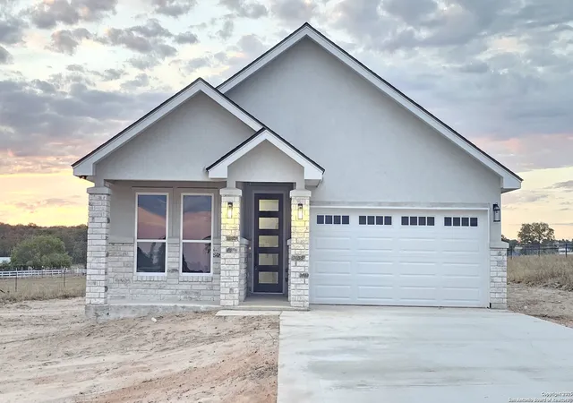 Photo 3 of Single family home for sale at 174 Pine Valley, La Vernia, TX 78121 | MLS# 1913801 | Listing updated on 2026-02-01