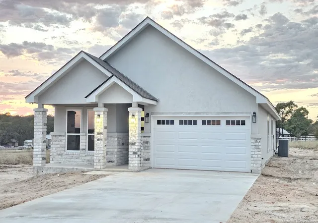 Photo 3 of Single family home for sale at 174 Pine Valley, La Vernia, TX 78121 | MLS# 1913801 | Listing updated on 2026-02-01