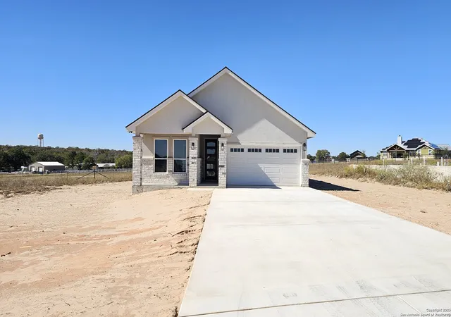 Photo 1 of Single family home for sale at 174 Pine Valley, La Vernia, TX 78121 | MLS# 1913801 | Listing updated on 2026-02-01
