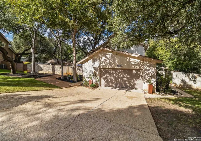 Photo 2 of Sale Pending at 327 Twisted Wood, San Antonio, TX 78216 | MLS# 1913803 | Listing updated on 2025-11-08