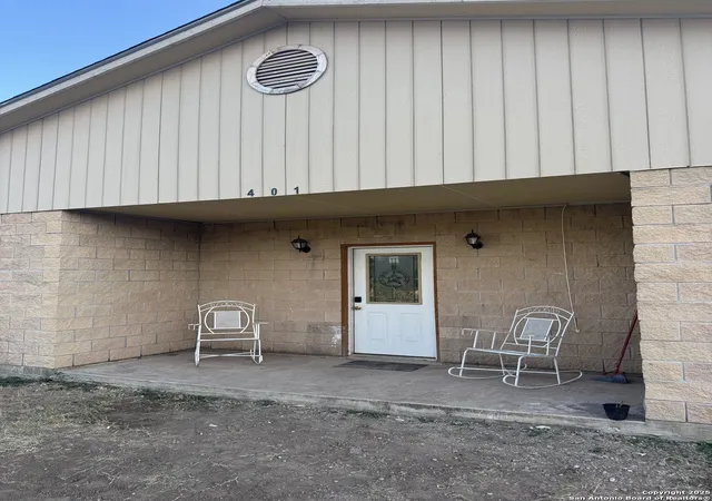 1st image of 401 Daniel, Uvalde, TX 78801 | MLS# 1913813