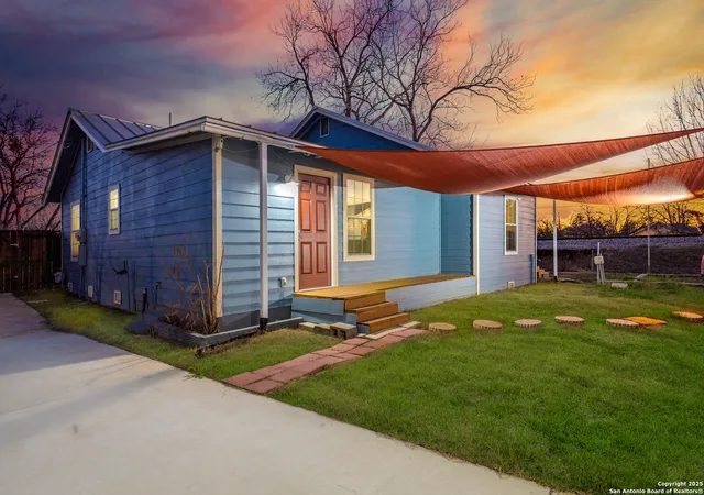 Photo 3 of Sale Pending at 231 Mcmullen, San Antonio, TX 78210 | MLS# 1913820 | Listing updated on 2025-12-17
