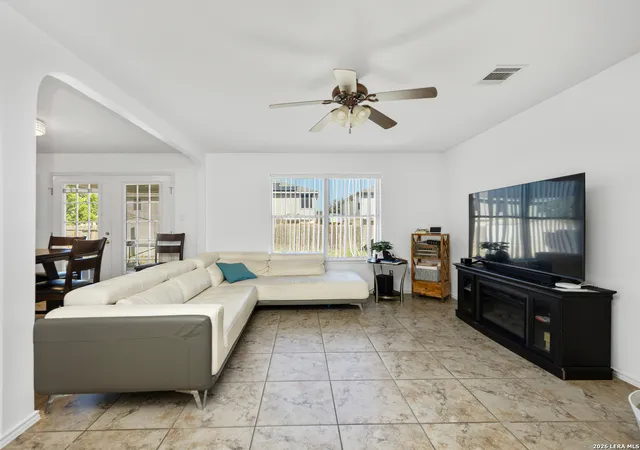 4th image of 8964 Scarlet Crk, Universal City, TX 78148 | MLS# 1913833