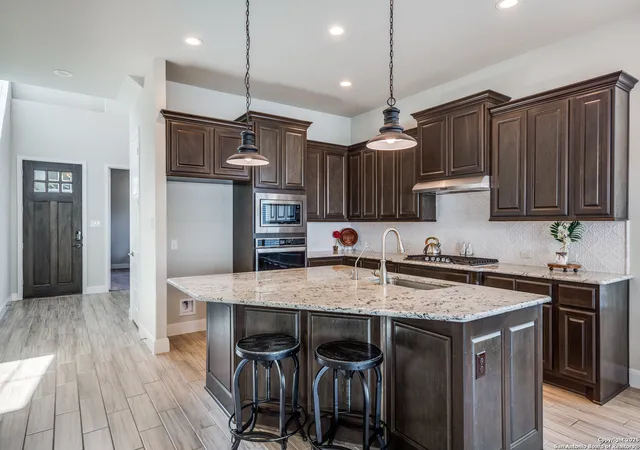 Photo 3 of Sale Pending at 11303 Cottage Grv, San Antonio, TX 78230 | MLS# 1913850 | Listing updated on 2025-11-05