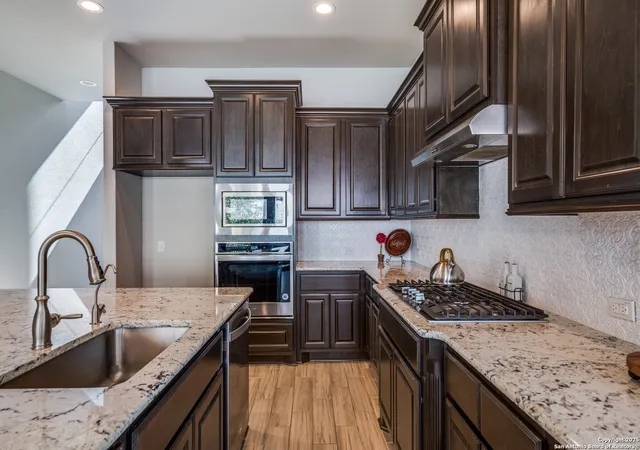 Photo 3 of Sale Pending at 11303 Cottage Grv, San Antonio, TX 78230 | MLS# 1913850 | Listing updated on 2025-11-05
