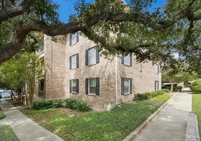Photo 3 of Sale Pending at 1819 Babcock Rd #505, San Antonio, TX 78229 | MLS# 1913851 | Listing updated on 2025-10-20