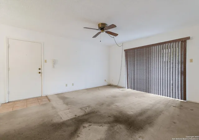 Listing Photo 5 - Condo for sale in building located at 1819 Babcock Rd, San Antonio, TX 78229 - Unit #505