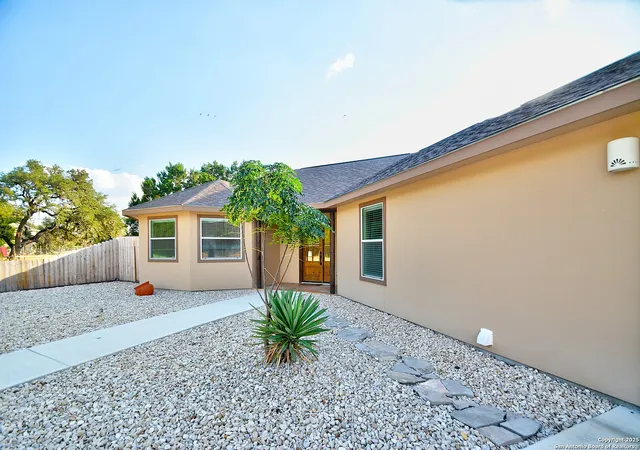 2nd image of 1846 White Tail Ln, Bandera, TX 78003 | MLS# 1913864