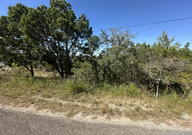 Photo 2 of Sale Pending at 605 Ledgeview, Canyon Lake, TX 78133 | MLS# 1913893 | Listing updated on 2026-09-30