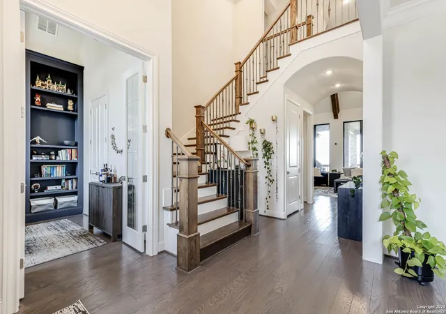 Photo 3 of Sale Pending at 8027 Vanity Hl, San Antonio, TX 78256 | MLS# 1913917 | Listing updated on 2026-01-26