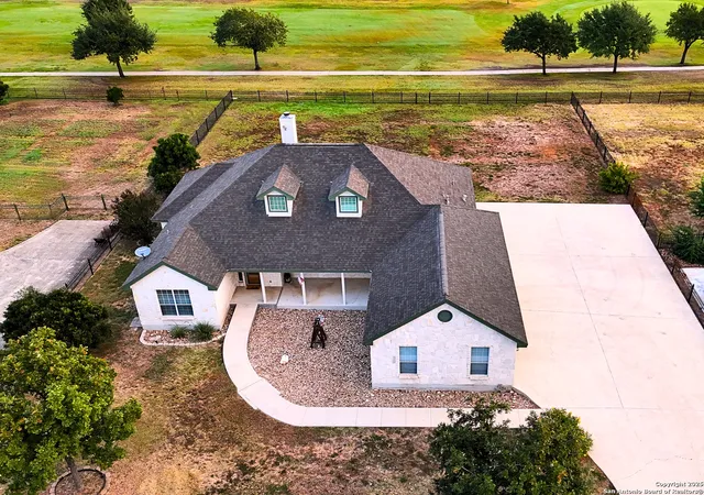 Photo 4 of Single family home for sale at 1205 County Road 4516, Castroville, TX 78009 | MLS# 1913970 | Listing updated on 2026-04-07