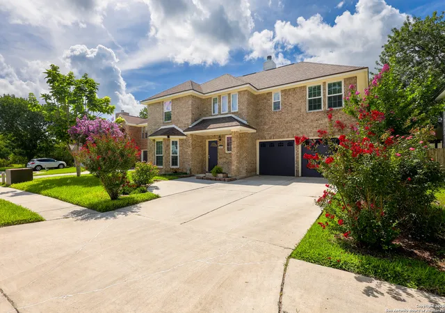 Photo 3 of Sale Pending at 1021 Silvertree Blvd, Schertz, TX 78154 | MLS# 1913972 | Listing updated on 2025-12-04