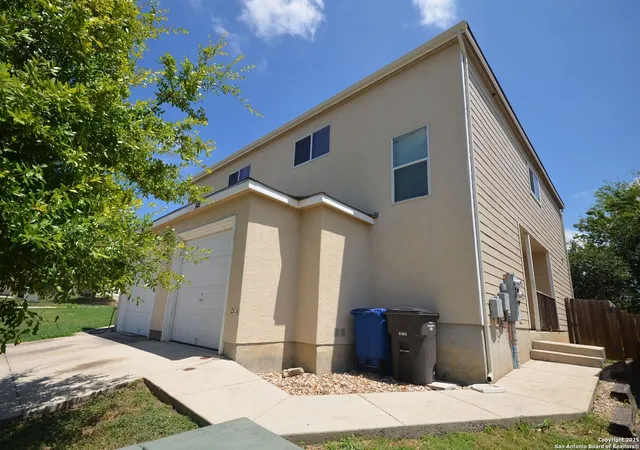 Photo 2 of Sale Pending at 8034 Maverick Climb, San Antonio, TX 78250 | MLS# 1914014 | Listing updated on 2025-11-12