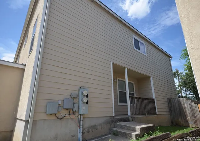Photo 3 of Sale Pending at 8034 Maverick Climb, San Antonio, TX 78250 | MLS# 1914014 | Listing updated on 2025-11-12