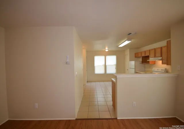Photo 4 of Sale Pending at 8034 Maverick Climb, San Antonio, TX 78250 | MLS# 1914014 | Listing updated on 2025-11-12