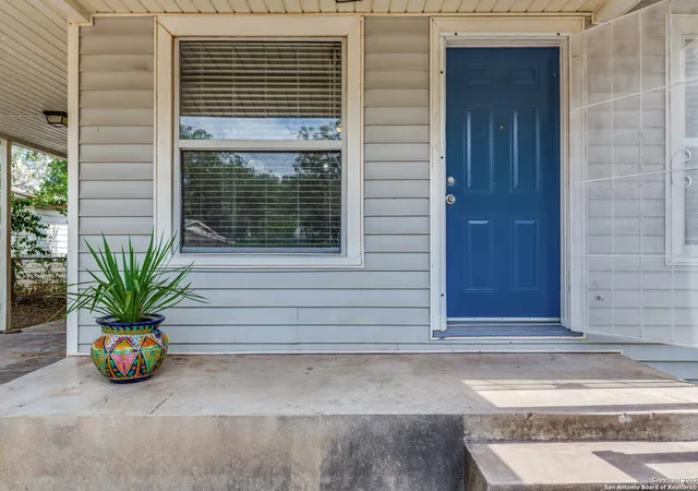 Photo 4 of Sale Pending at 126 Highway, San Antonio, TX 78219 | MLS# 1914015 | Listing updated on 2026-03-03