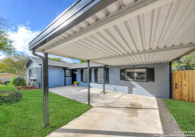 Photo 3 of Single family home for sale at 134 Hillcrest, Universal City, TX 78148 | MLS# 1914020 | Listing updated on 2025-12-13