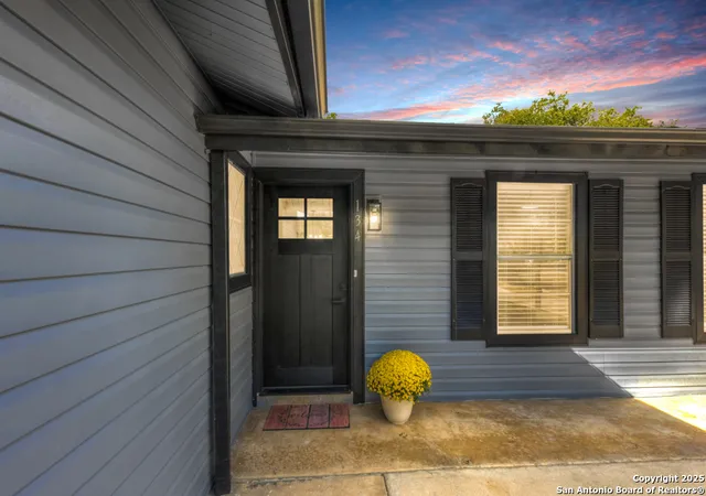 Photo 3 of Single family home for sale at 134 Hillcrest, Universal City, TX 78148 | MLS# 1914020 | Listing updated on 2025-12-13