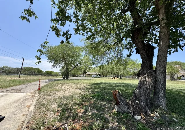 Photo 3 of Sale Pending at 4127 Pleasanton, San Antonio, TX 78221 | MLS# 1914021 | Listing updated on 2025-10-16