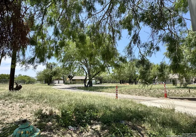 Photo 3 of Sale Pending at 4127 Pleasanton, San Antonio, TX 78221 | MLS# 1914021 | Listing updated on 2025-10-16