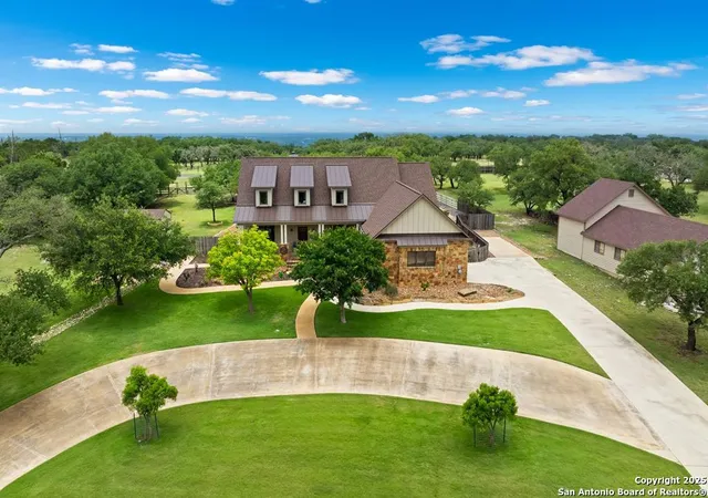 Photo 1 of Single family home for sale at 130 Mull Rd, Kerrville, TX 78028 | MLS# 1914041 | Listing updated on 2025-11-20