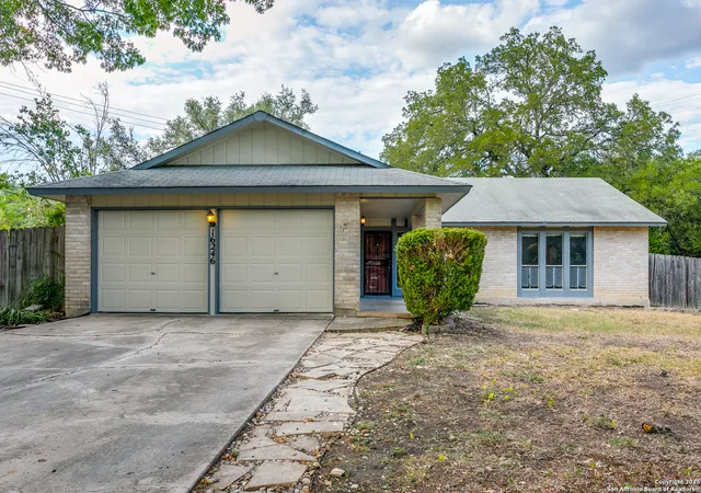 Photo 2 of Sale Pending at 16246 Bear Run, San Antonio, TX 78247 | MLS# 1914052 | Listing updated on 2025-12-08