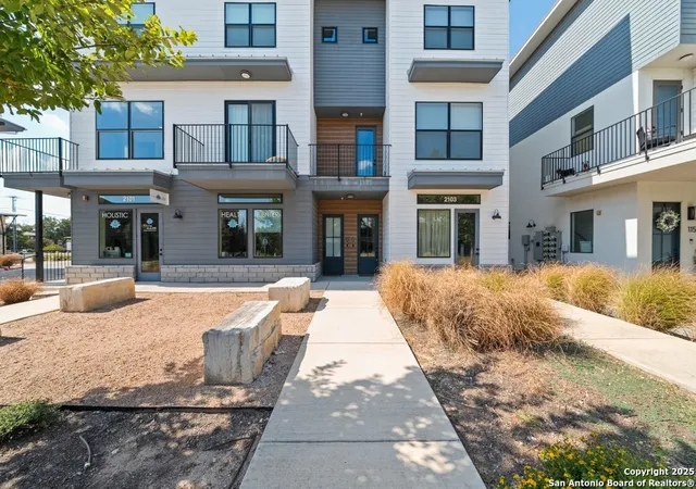 4th image of 1208 N Academy #UNIT 2203, New Braunfels, TX 78130 | MLS# 1914088