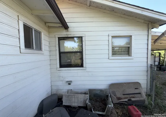 Photo 3 of Sale Pending at 219 Elaine, San Antonio, TX 78222 | MLS# 1914101 | Listing updated on 2026-01-17