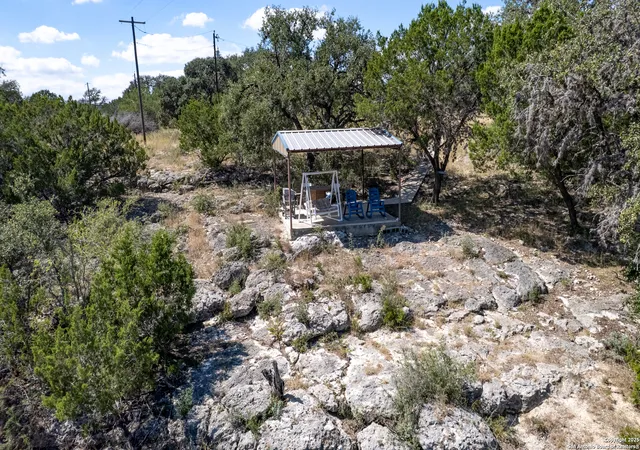 41st image of 459 Cr 425, Uvalde, TX 78801 | MLS# 1914103