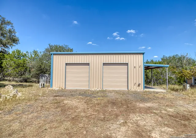 5th image of 459 Cr 425, Uvalde, TX 78801 | MLS# 1914103