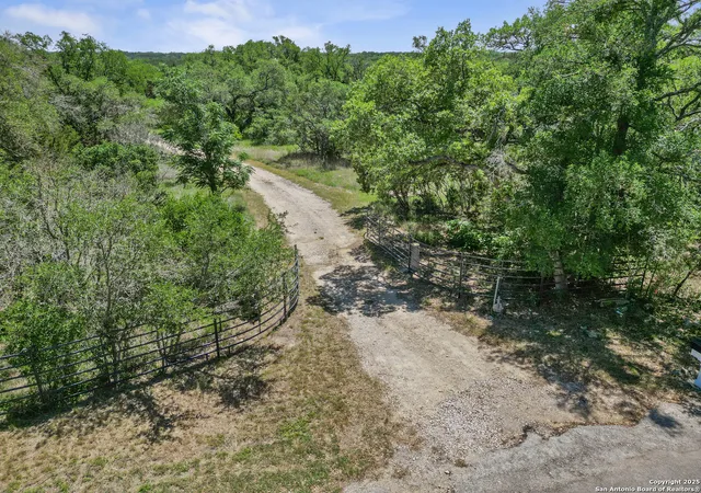 3rd image of 504 Oak Grove, San Marcos, TX 78666 | MLS# 1914104