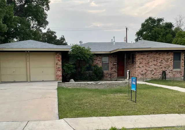 Photo 3 of Sale Pending at 311 Rilla Vista, San Antonio, TX 78216 | MLS# 1914113 | Listing updated on 2026-04-17