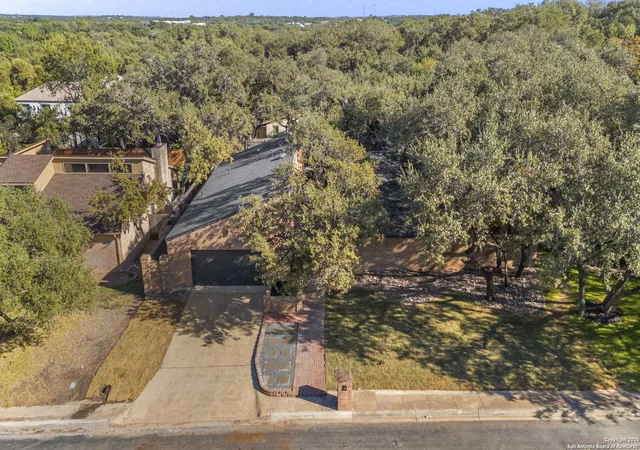 Photo 2 of Sale Pending at 13114 N Hunters Cir, San Antonio, TX 78230 | MLS# 1914157 | Listing updated on 2026-04-08