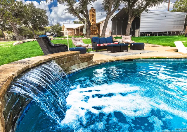 Photo 2 of Single family home for sale at 341 Ringtail, Canyon Lake, TX 78133 | MLS# 1914183 | Listing updated on 2026-09-10